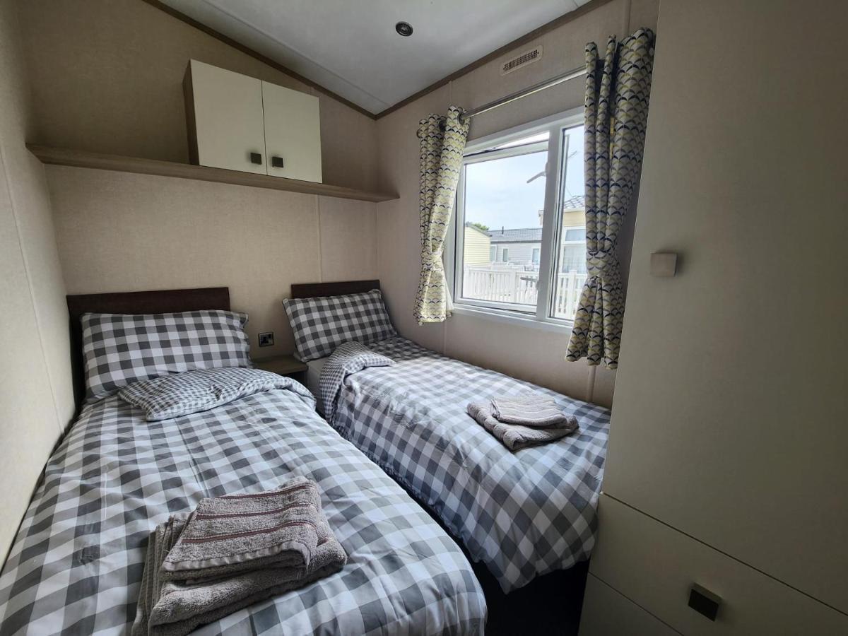 Готель D & A Short Breaks - St Margarets Bay, Dover Сент-Марґаретс-ет-Кліфф Екстер'єр фото